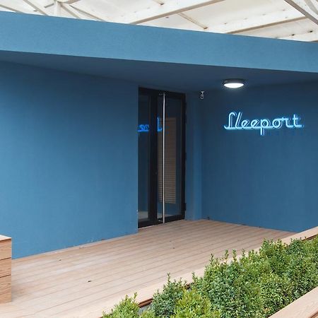 Sleeport Hotel Dnipro Exterior photo