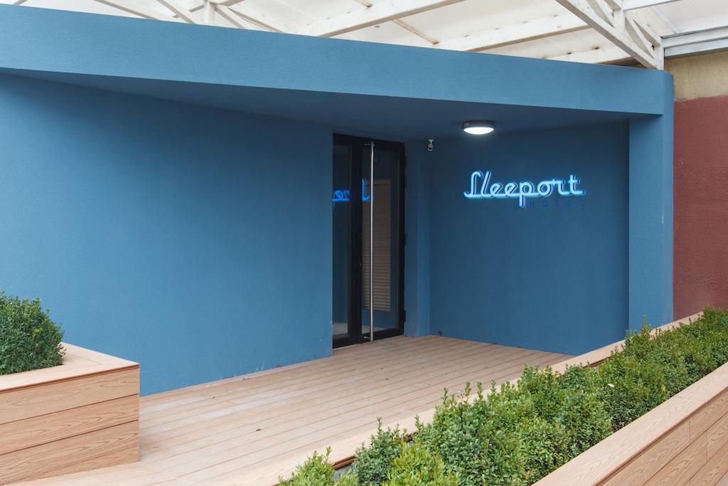 Sleeport Hotel Dnipro Exterior photo