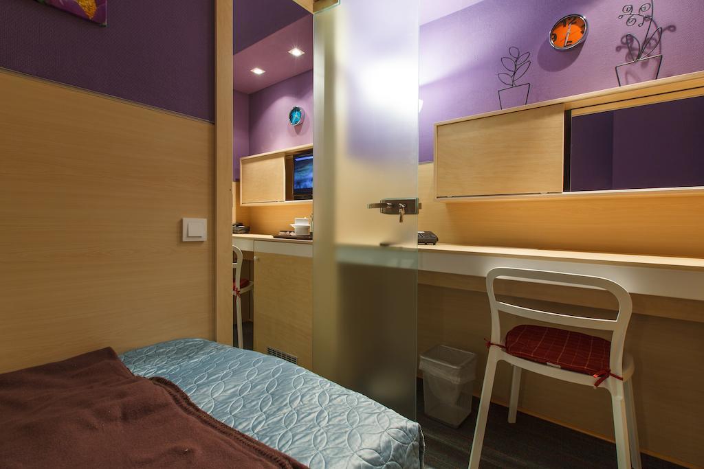 Sleeport Hotel Dnipro Room photo