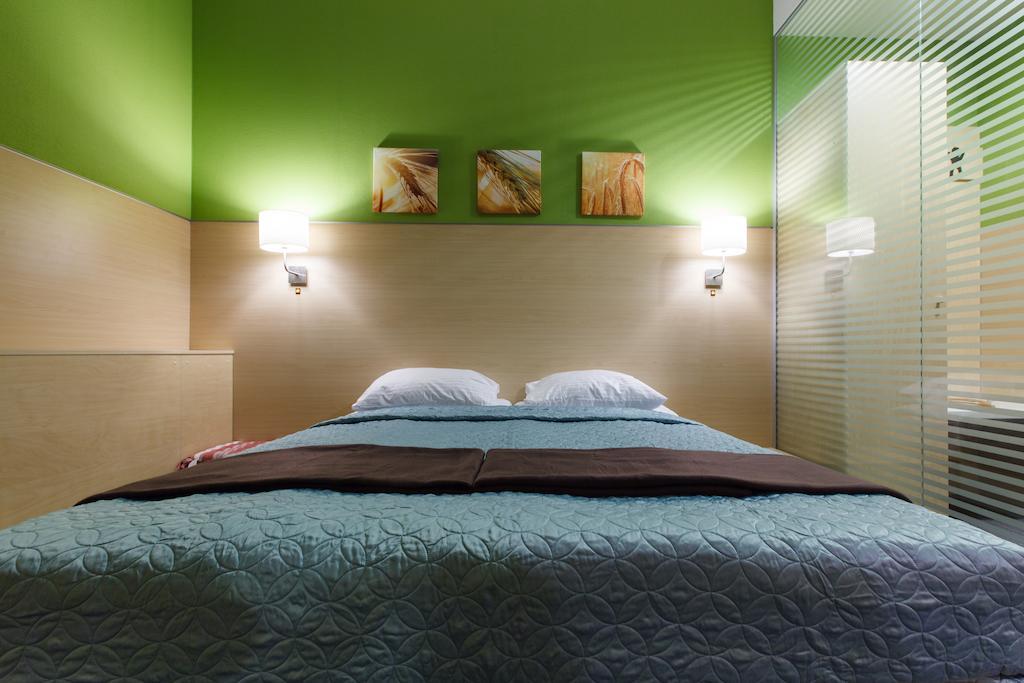 Sleeport Hotel Dnipro Room photo