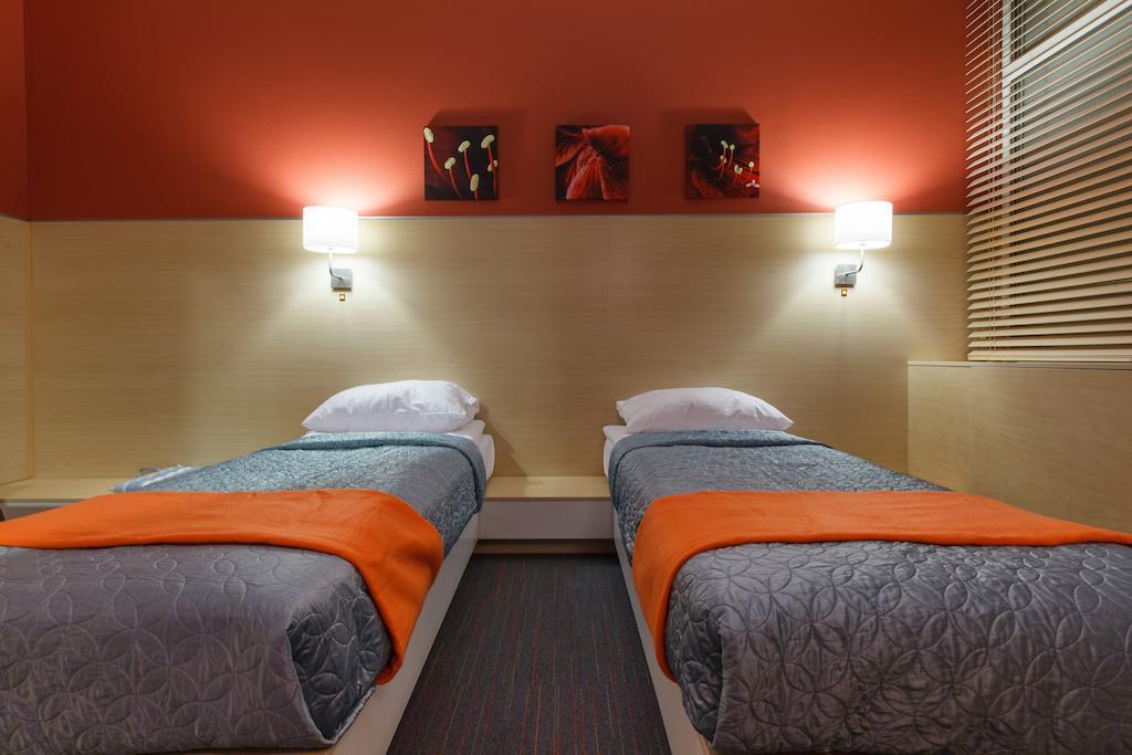 Sleeport Hotel Dnipro Room photo