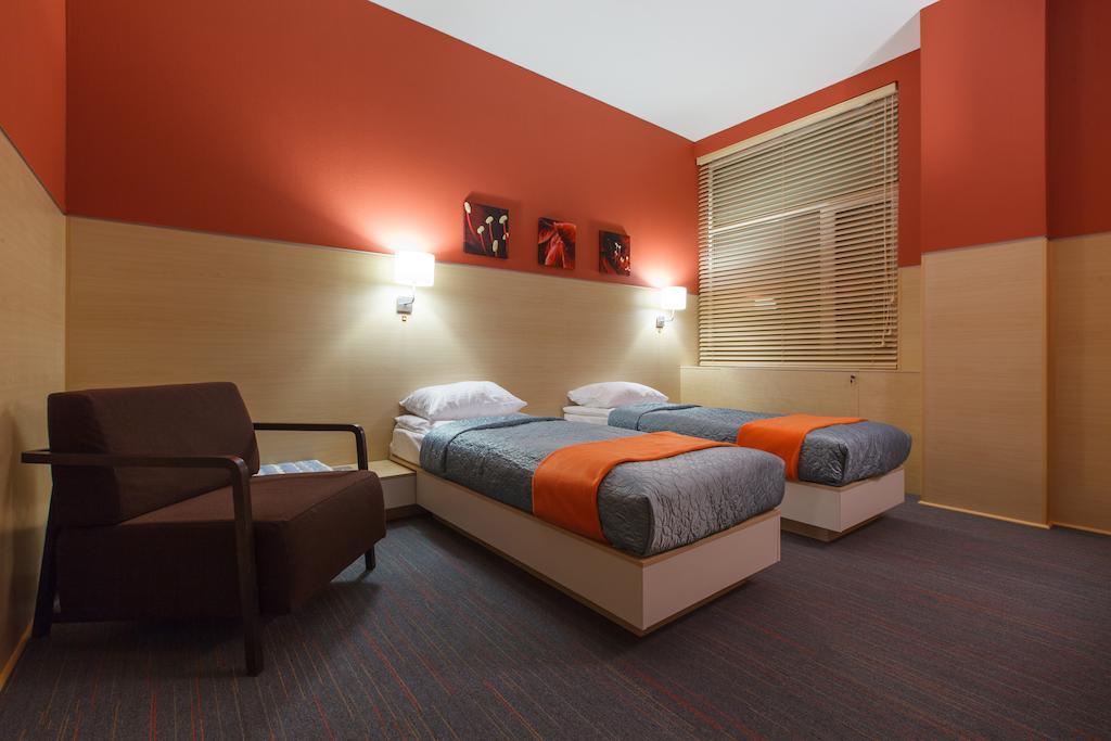 Sleeport Hotel Dnipro Room photo